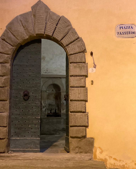 Photo du portail de la Place Passerini, Cortona